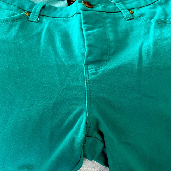 Jeans - Picture 1 of 3